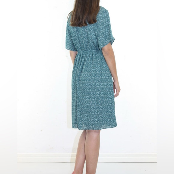 Filippa K Satin Crepe Print Short Sleeve Mini Day Dress | Green | Size M | NWOT - Picture 3 of 7